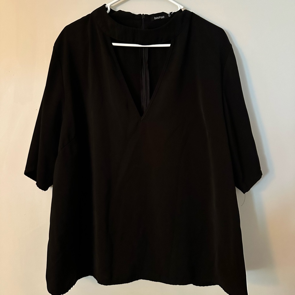 Boohoo plus size Keyhole top